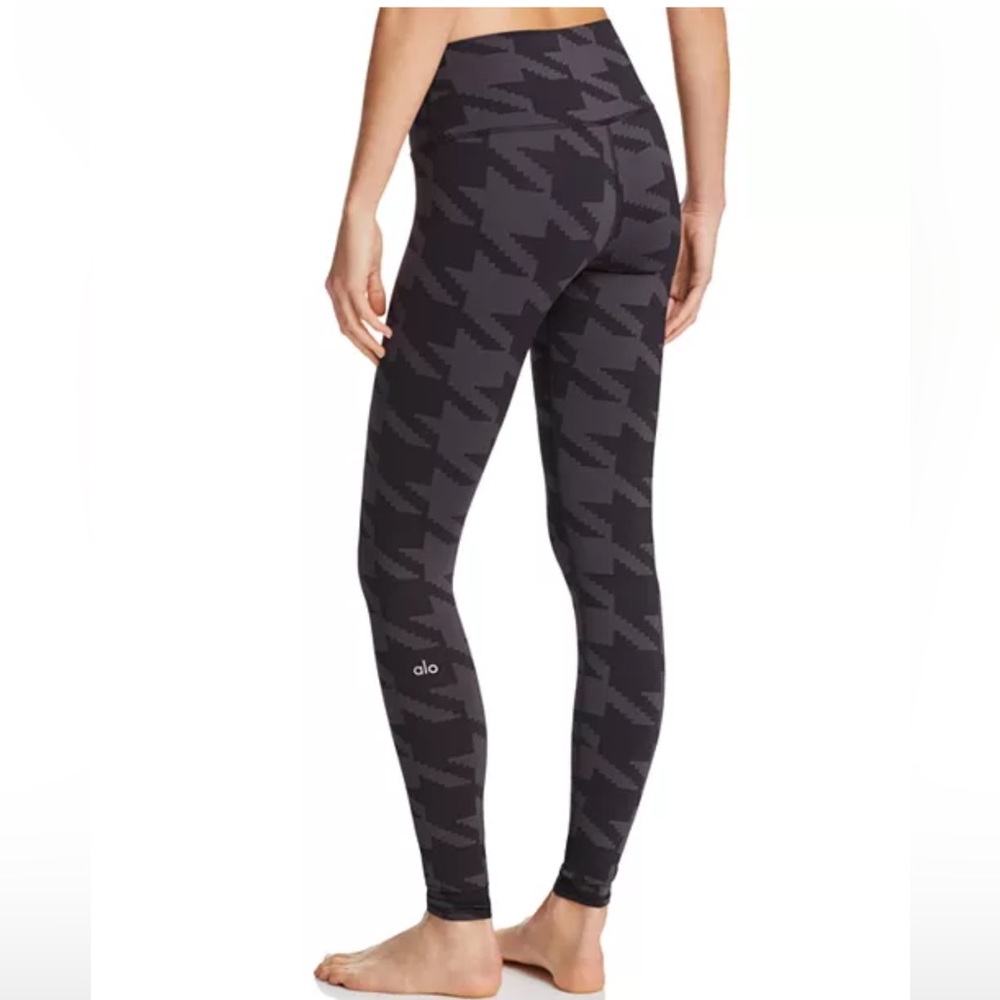Alo Yoga Houndstooth Print Airbrush Leggings Size S - Picture 3 of 8